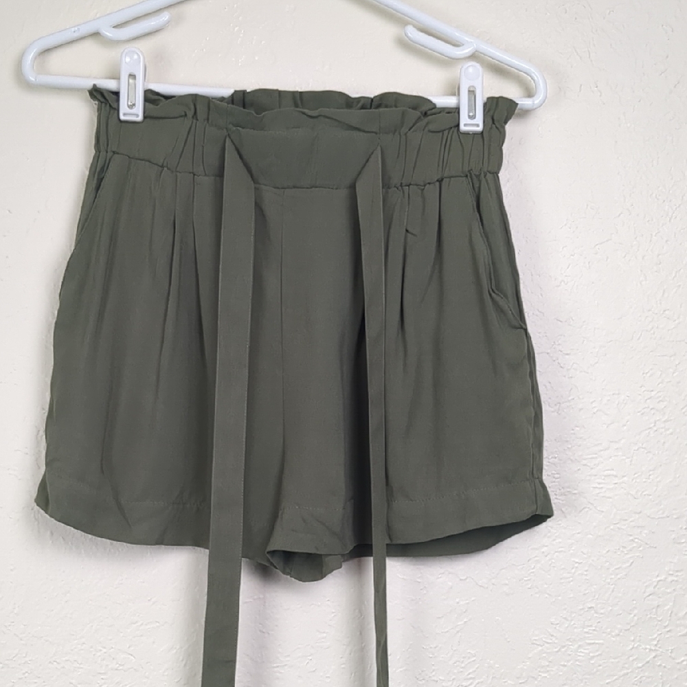 Ambiance Olive Green Shorts Size S High Rise Paper‎ Bag Waist Tie Wide Leg